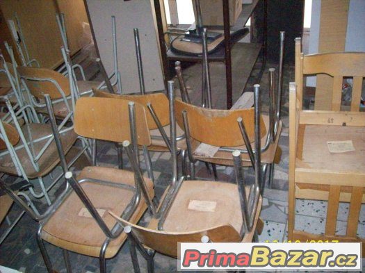Stoly a židle dřevěné a dřevoocelové různé druhy. – fotografie 3