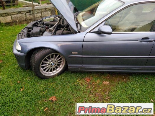 BMW 320 i 6 V – fotografie 4