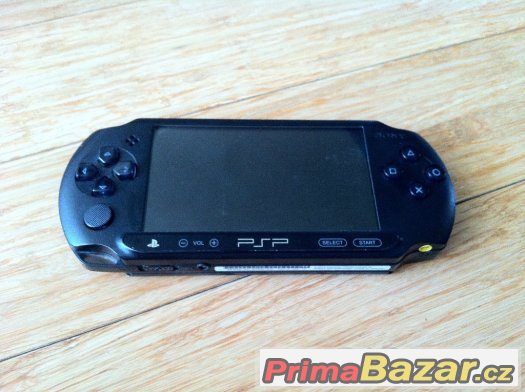 PSP Black s 5 hry – fotografie 4