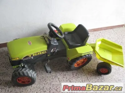 Šlapací plastový traktor- vánoční dárek