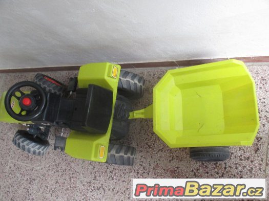 Šlapací plastový traktor, vánoční dárek – fotografie 3