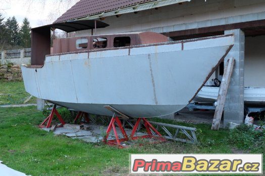 LOĎ, MOTOROVÝ ČLUN, LODNÍ TRUP – fotografie 2