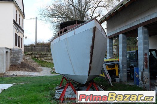 LOĎ, MOTOROVÝ ČLUN, LODNÍ TRUP – fotografie 4