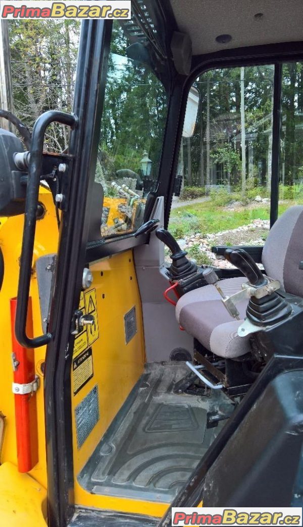 JCB 1CX traktorbagr smykem řízený nakladač – fotografie 3