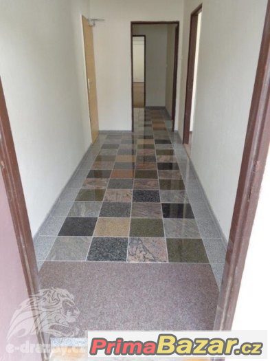 Budova s centrálním skladem (580 m2), Jičín, Hořice, Hořice, – fotografie 3