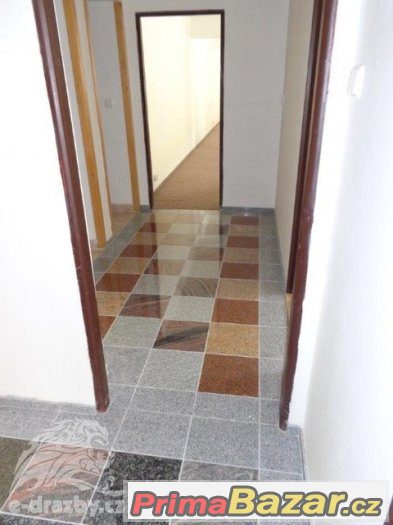 Budova s centrálním skladem (580 m2), Jičín, Hořice, Hořice, – fotografie 4