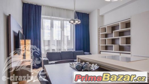 Byt 2+kk (55 m2), Praha, Vršovice, ul. 28. pluku 583/47, ev. – fotografie 1
