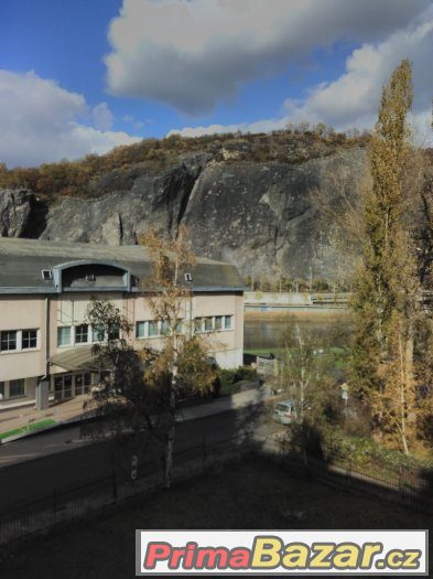 Dlouhodobě pronajmu zrekonstruovaný byt na Střekově – fotografie 3