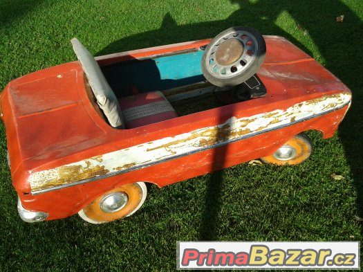 šlapací auto moskvič – fotografie 3