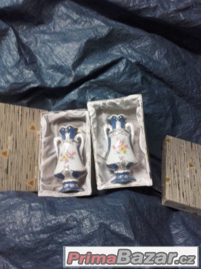 Krásné porcelánová vázičky – fotografie 1