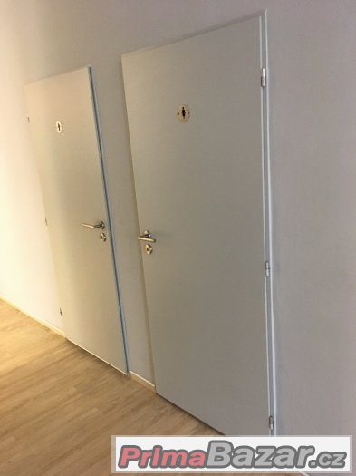 Dveře použité z restaurace -perfektní stav 1000,-/ks – fotografie 1