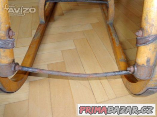 2ks starožitných sáněk třeba jako dekorace na focení – fotografie 4