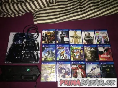 Playstation 4 PRO, 2 ovladače,rok a pul zaruka