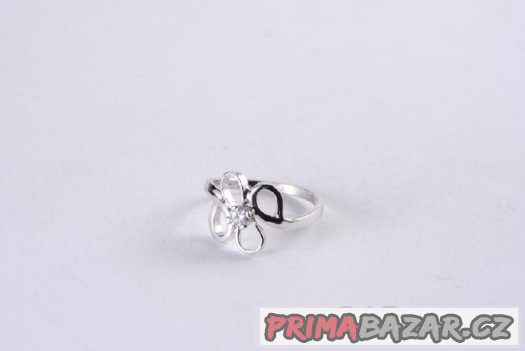 ZLATÝ PRSTEN S DIAMANTEM – fotografie 4