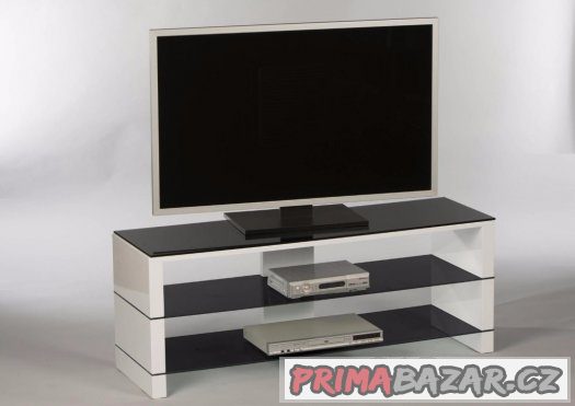 Nový TV stolek – fotografie 1