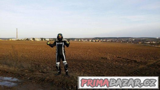 Moto kombinézu značky INFINE + boty+rukavice+helma – fotografie 1