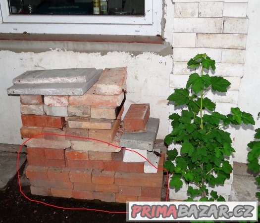 Prodám pěkné a čisté červené cihly – fotografie 1