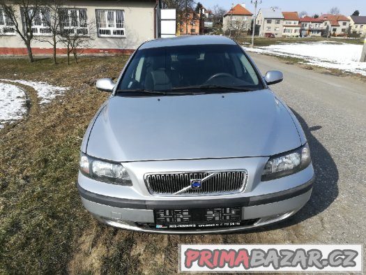 Volvo V70 2.4 D5 120kw R.V.2002 – fotografie 2