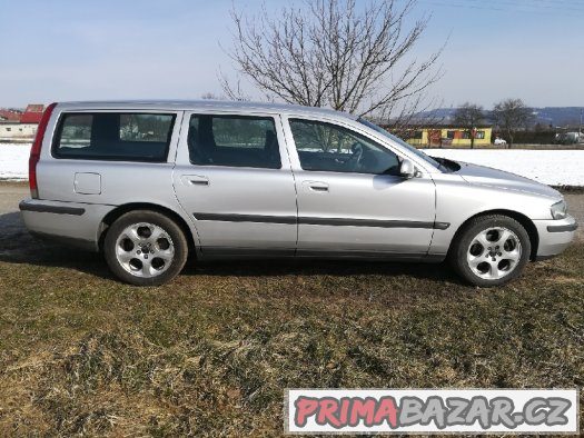 Volvo V70 2.4 D5 120kw R.V.2002 – fotografie 3