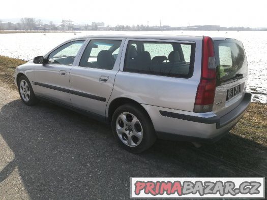 Volvo V70 2.4 D5 120kw R.V.2002 – fotografie 5