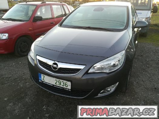 Opel Astra J, 1.7Cdti 81kw R.V.2010 Serviska – fotografie 1