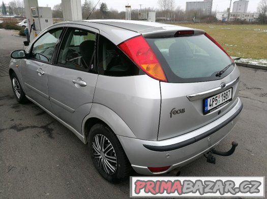 FORD FOCUS 1,6 16V GHIA.5DV.TAŽNÉ.KLIMA.2002 – fotografie 4