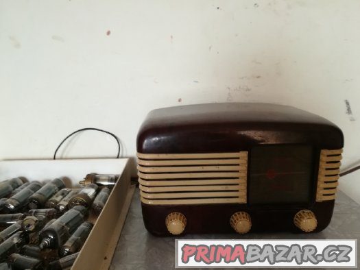 Bakelitové rádio Tesla 306 u – fotografie 2