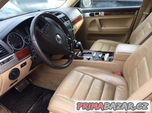 Volkswagen Touareg 4.2i V8 automat,kúže DVD atd. – fotografie 4