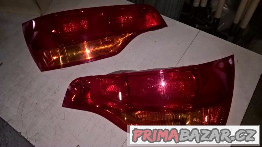 Zadní světla na Audi Q7 2006 – fotografie 1