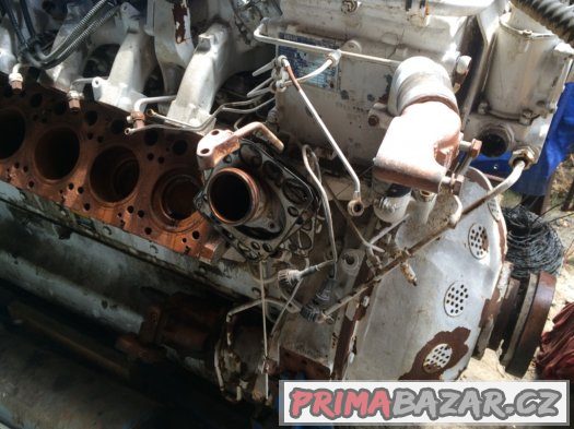 Motor V16 – fotografie 4