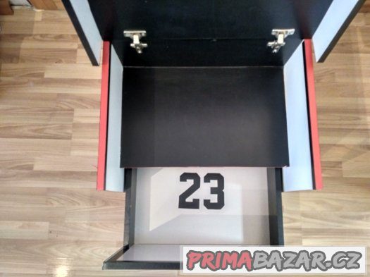 Botník Jordan, Nike a jiné 60x90x60 – fotografie 3