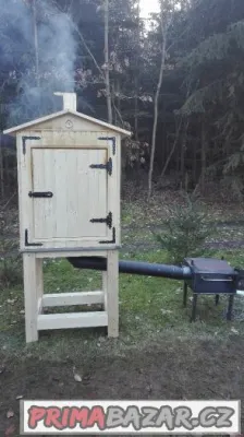 Dřevěná udírna