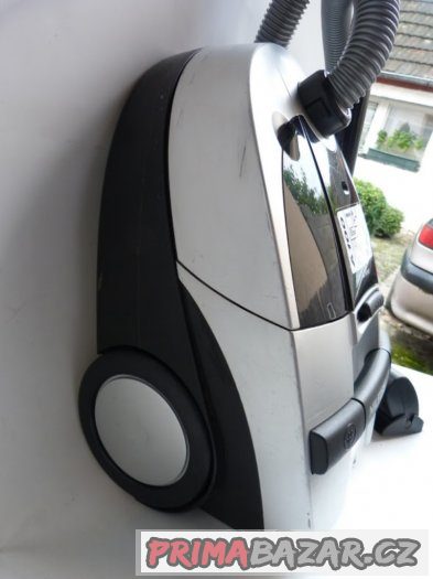 VYSAVAČ NILFISK A100 1400W DÁNSKO PC 7800.- – fotografie 2
