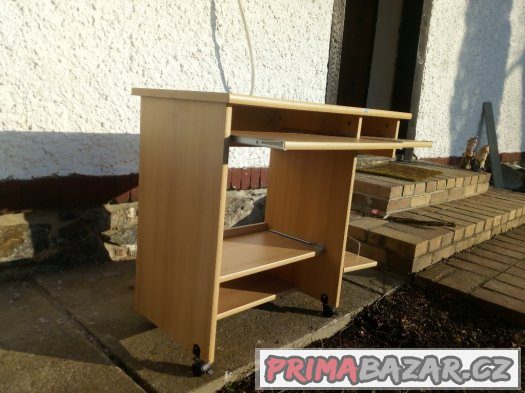 vymenim detsky stul nebo stul na pocitac – fotografie 1