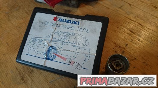 Sada bezpečnostních matek Suzuki – fotografie 1