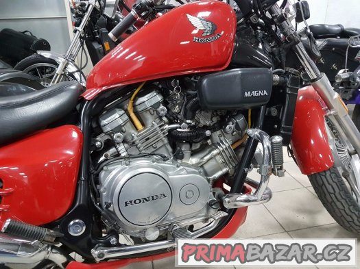 Honda Magna vf 700 vf 750  krásna lame ako novy – fotografie 4