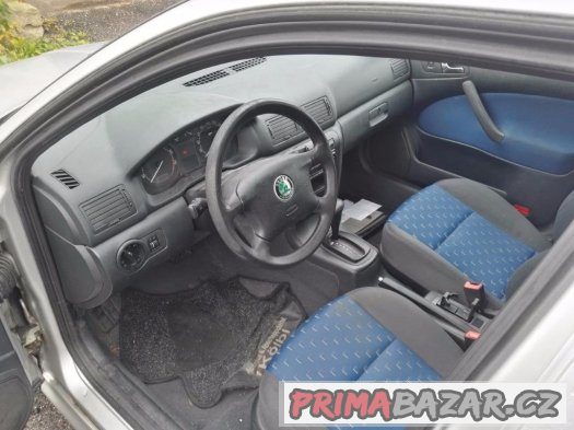 octávia combi  1,6 i 75 kw AT  rok  2002  najeto :220911km – fotografie 5