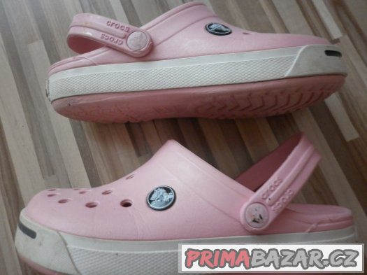dívcí ružové pantofle Crocs – fotografie 3