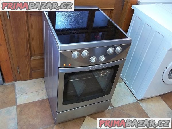 Sporák sklokeramický GORENJE šíře 50 cm nerez horkovzduch