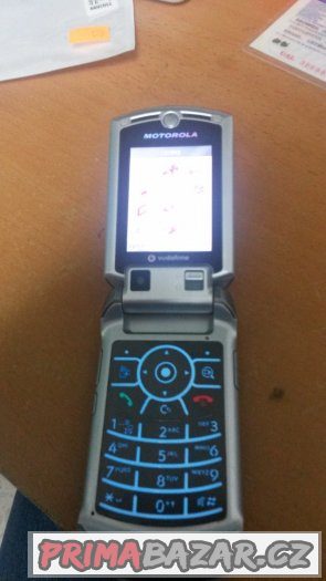 Tlačítková véčková Motorola Razr V3x – fotografie 1