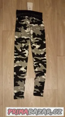 NEBBIA maskáčové legíny