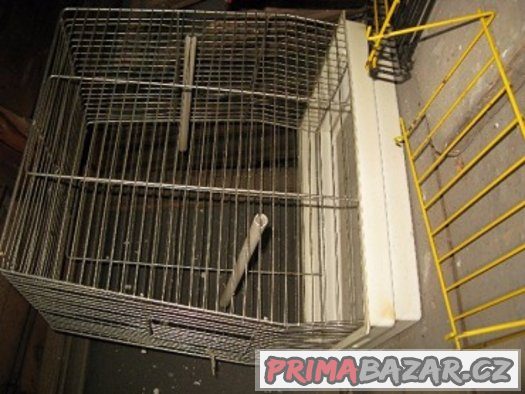 starší ptačí klec sv bidýlky, bílá, úzké rozeč drátůár – fotografie 1