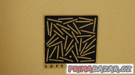 Stojan na CD závěsný černý design. Jan Padrnos. Softbrutal. – fotografie 5