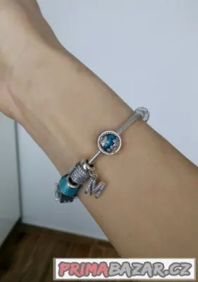 Pandorastyl korálek Oslnivá louka sedmikrásek modrá