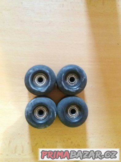 Kolečka na skateboard – fotografie 1