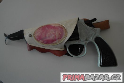 HRAČKA RETRO PISTOLKA + POUZDRO S VINETTOUEM – fotografie 2