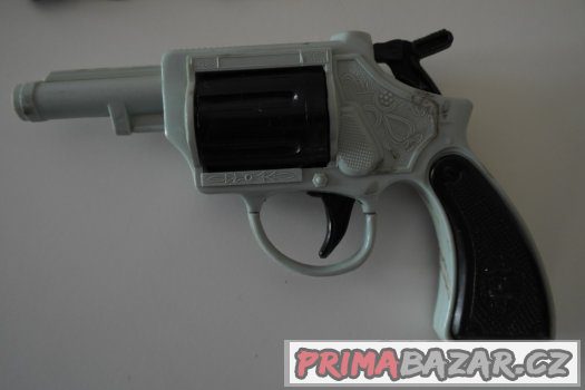 HRAČKA RETRO PISTOLKA + POUZDRO S VINETTOUEM – fotografie 3