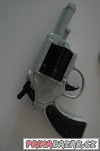 HRAČKA RETRO PISTOLKA + POUZDRO S VINETTOUEM – fotografie 4