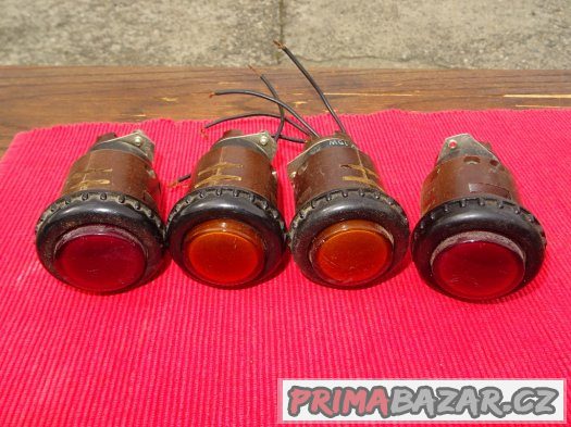 Staré vojenské světla z techniky ? - poziční ? - 4 ks – fotografie 1