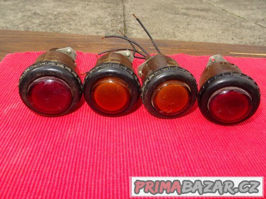 Staré vojenské světla z techniky ? - poziční ? - 4 ks – fotografie 2